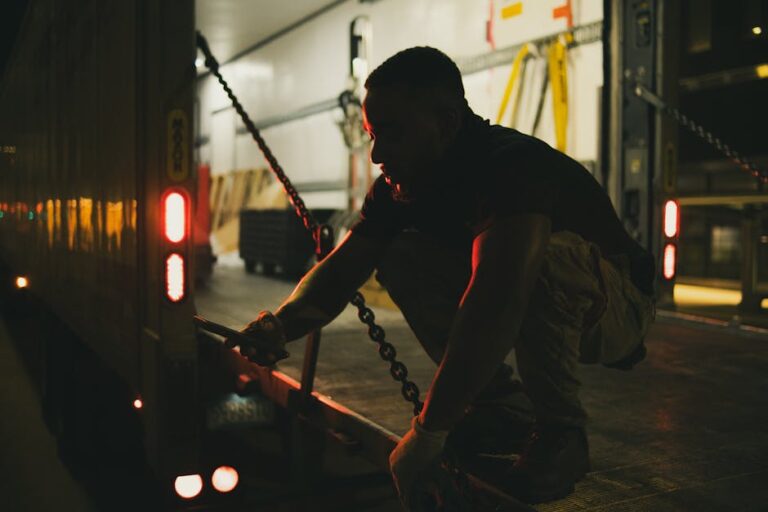 Ladungssicherung und Standardisierung: Anforderungen an moderne Ladungsträger 2026