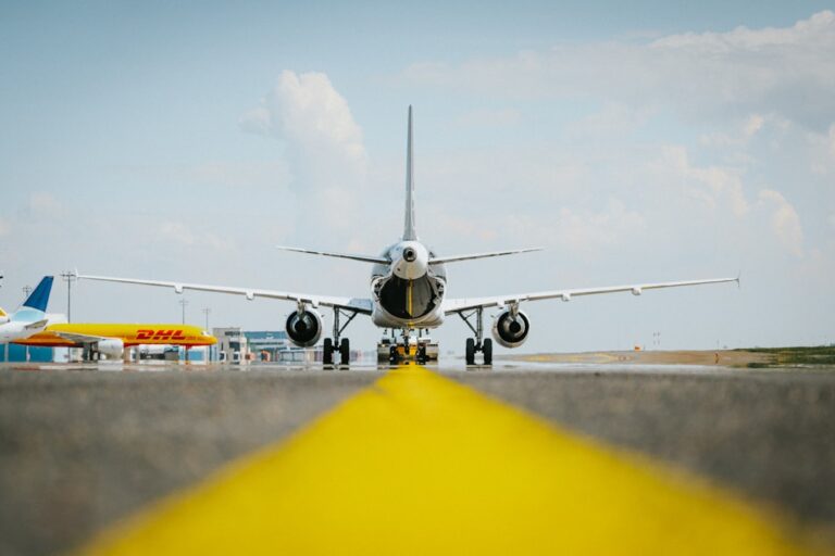Paket nach China: Anbieter, Versandkosten und Zoll Paket nach China versenden – Frachtflugzeug Luftfracht