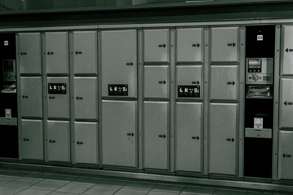Hermes Paket nicht angekommen – Abholstation mit Paketfächern
